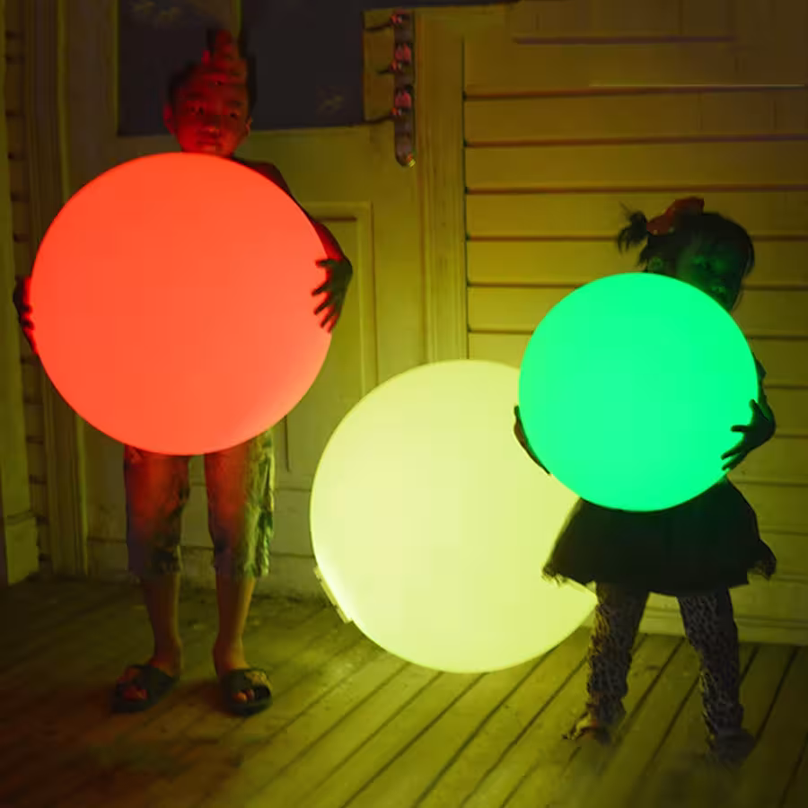 LED sodo kamuolys šviesa