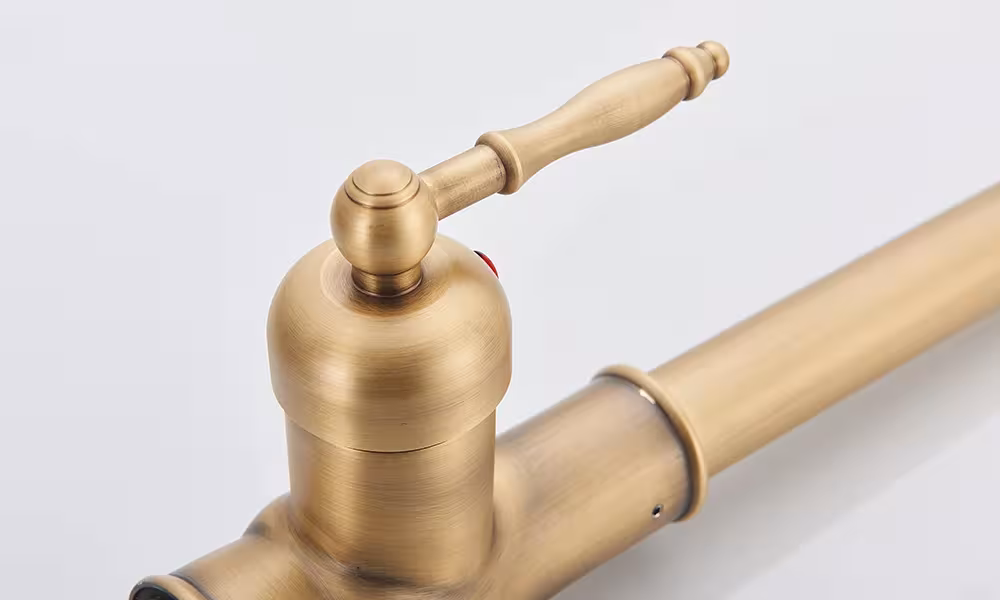 robinet de cuisine en laiton