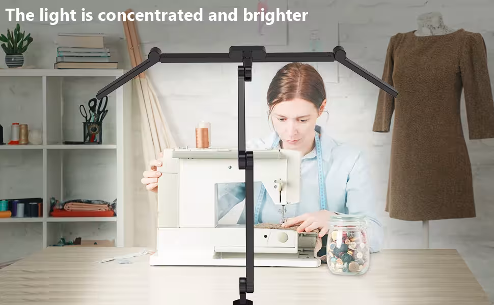 LED stalinė lempa su spaustuvu