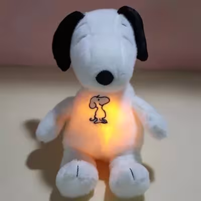 Mažylių kviepianti šviesią ir muzika Snoopy baltas šuo pliušinis žaislas miego draugas