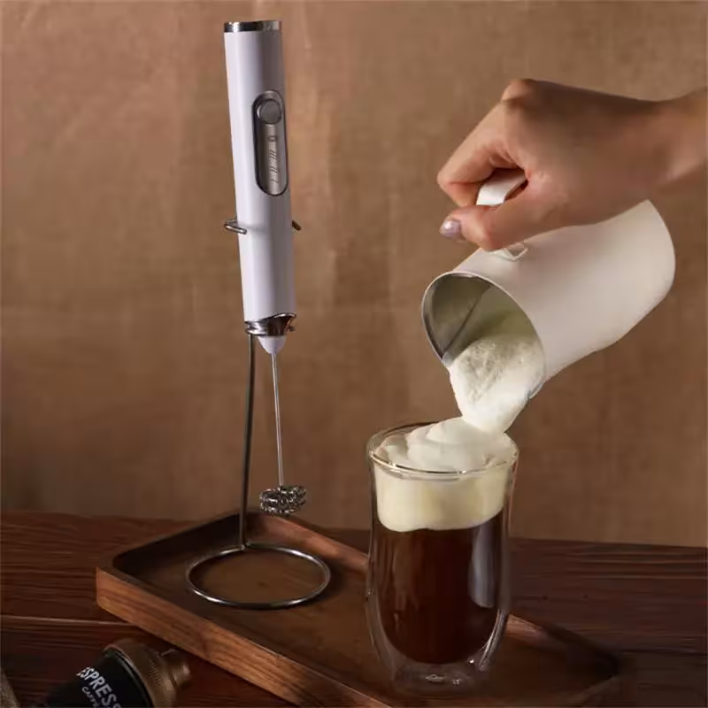 un dispositivo di schiumatura del latte elettrico