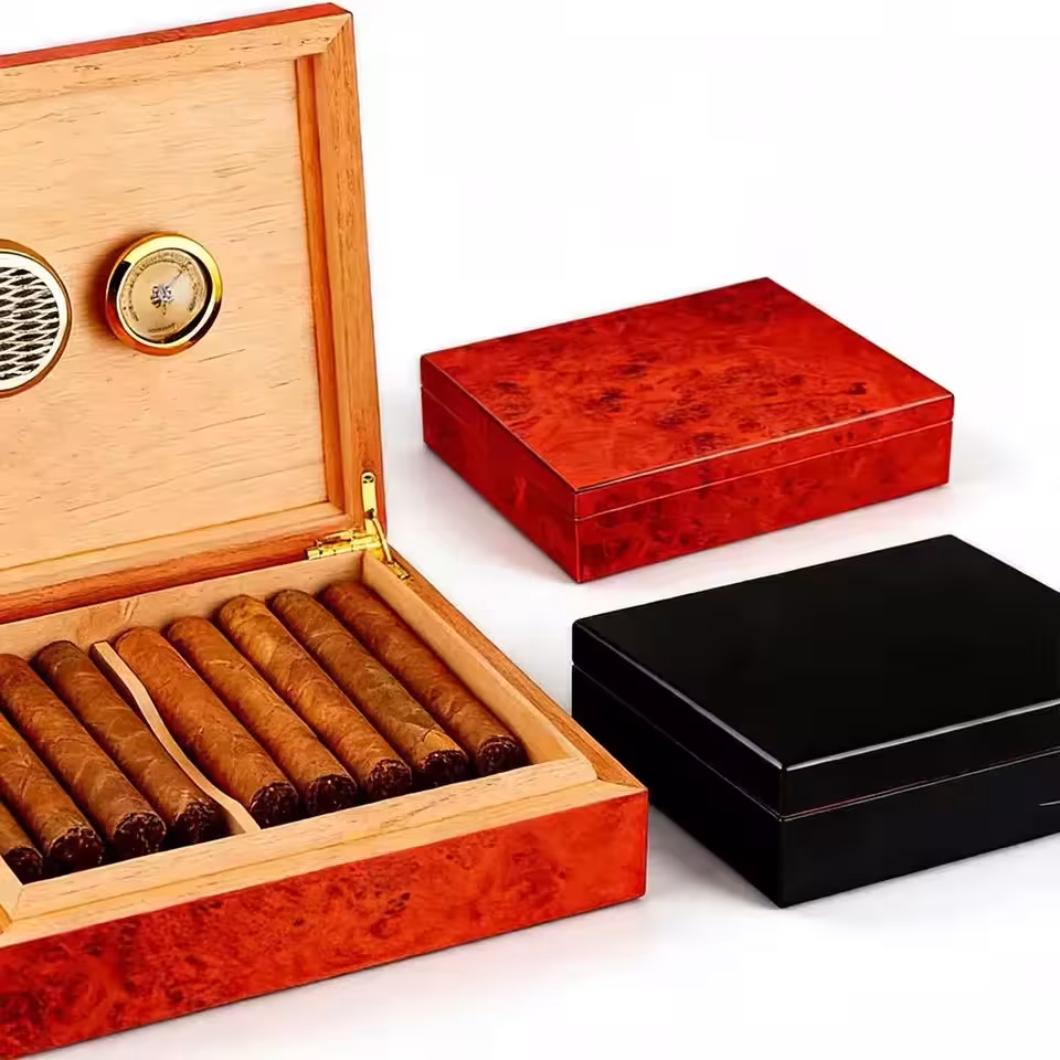 Humidor de cigarros clásico GALINER, caja de madera de cedro con imanes e higrómetro
