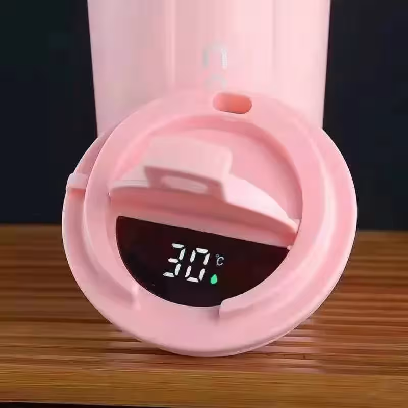 termosar puodelis su temperatūra