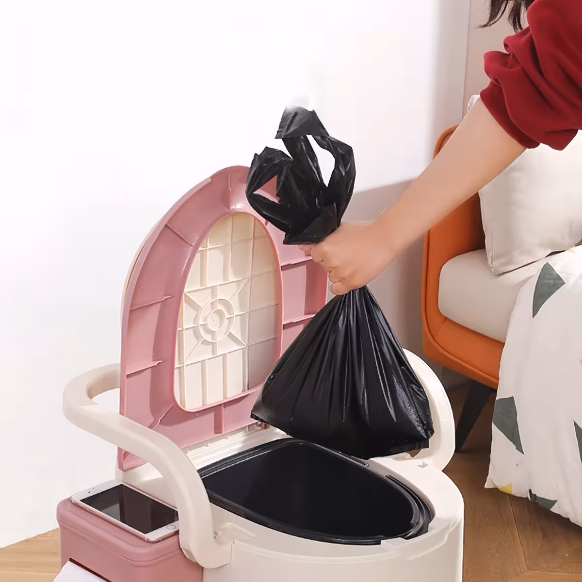 portable toilet with lid