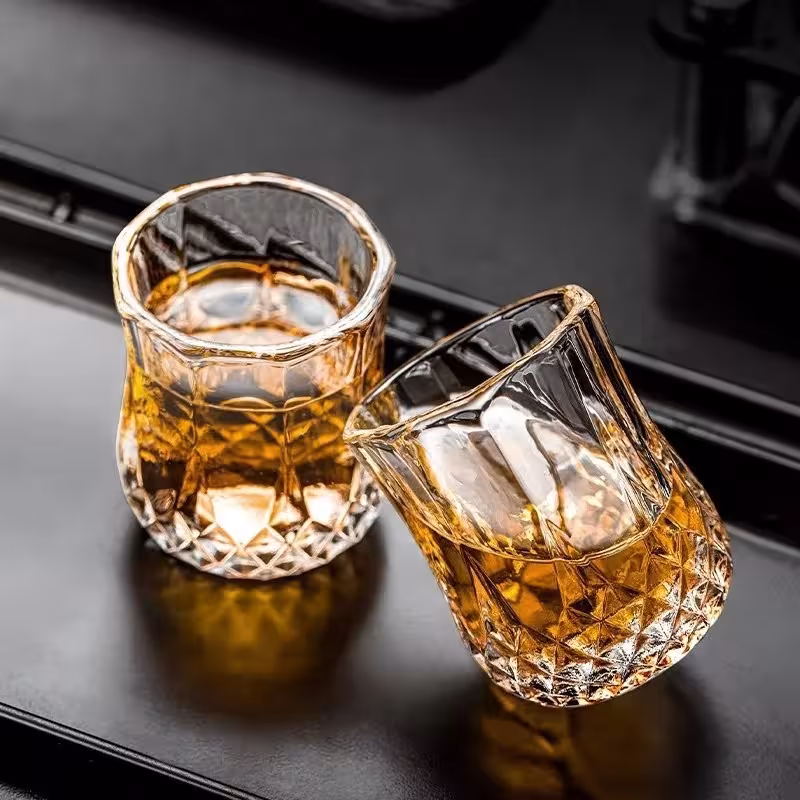 6 vnt. Viski stiklinės puodeliai Romo likėrio minishot stiklinės Deimantinės formos vintage