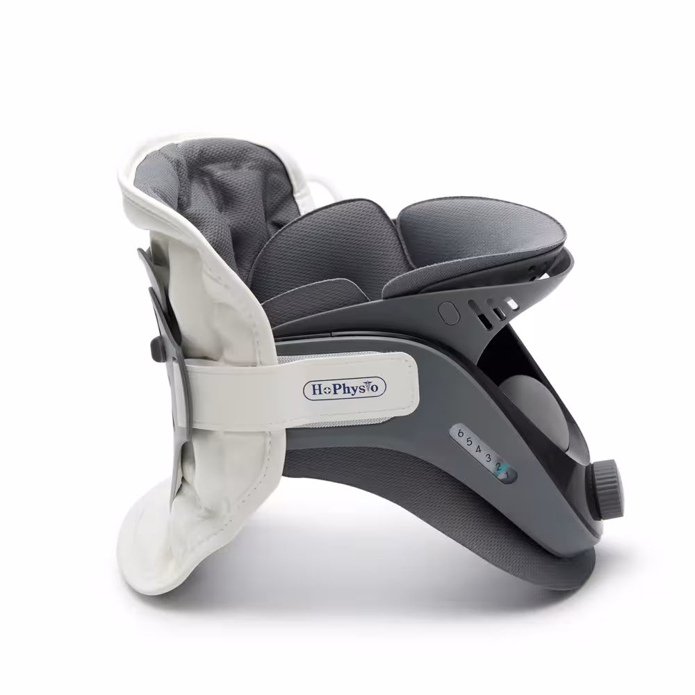 Neck brace with traction