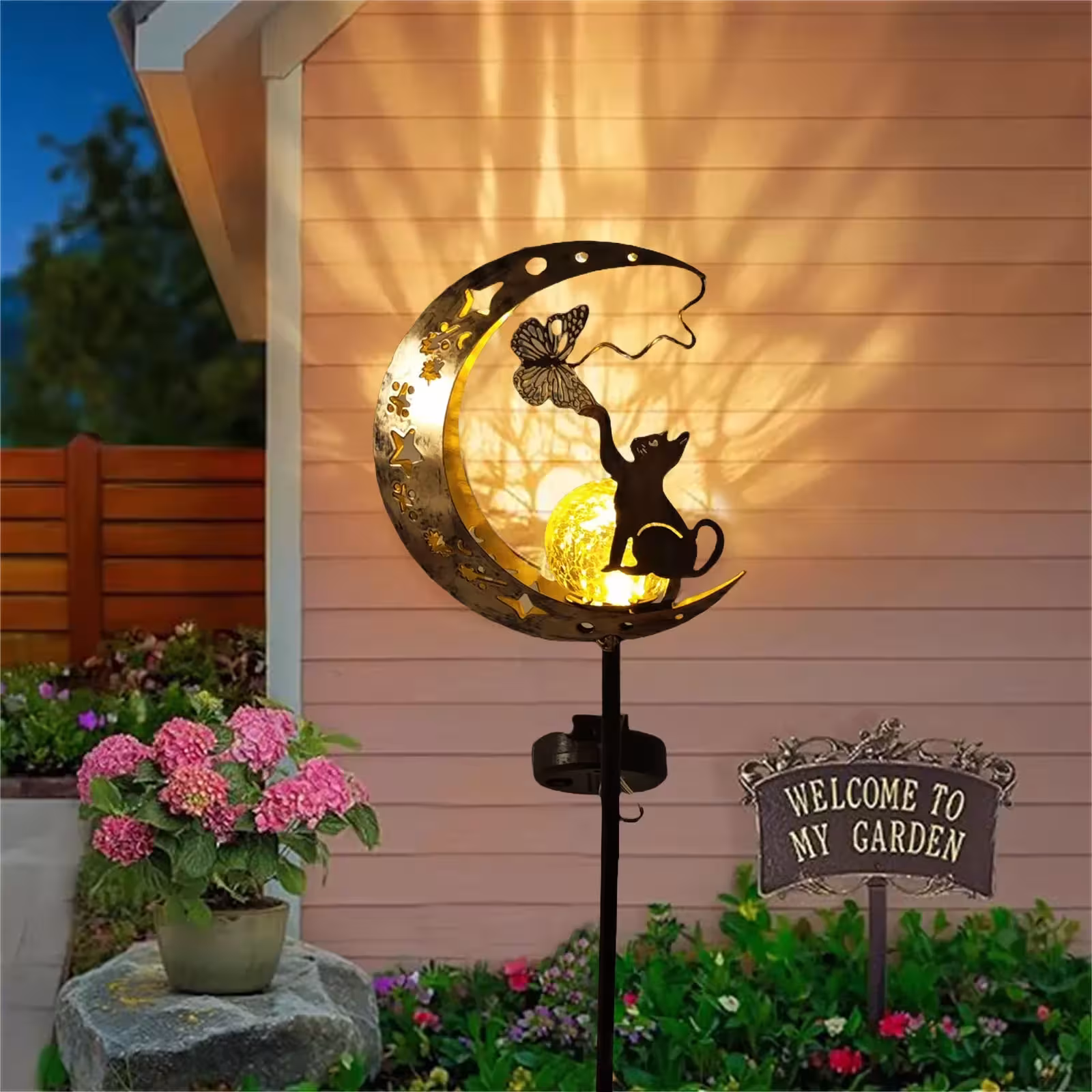 Lampada da esterno solare a forma di gatto in metallo con accensione/spegnimento automatico, resistente all'acqua, perfetta per decorare giardino e terrazza.