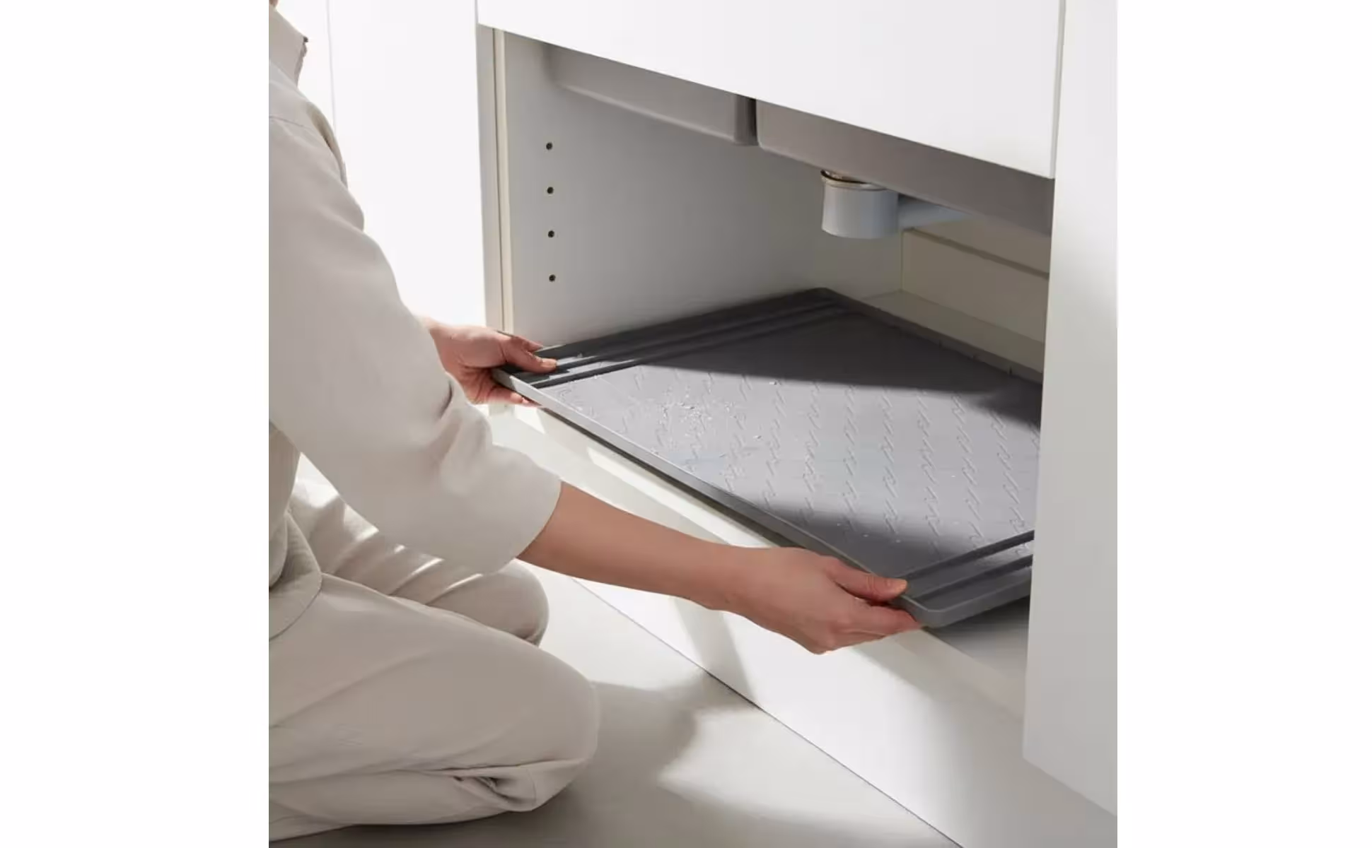Tapis d'évier en silicone, robuste, imperméable, tapis de placard, revêtement d'évier en silicone, résistant à l'huile, protection domestique avec rebord surélevé pour salle de bain Tapis d'évier en silicone, robuste, imperméable, tapis de placard, revêtement d'évier en silicone, résistant à l'huile, protection domestique avec rebord surélevé pour salle de bain