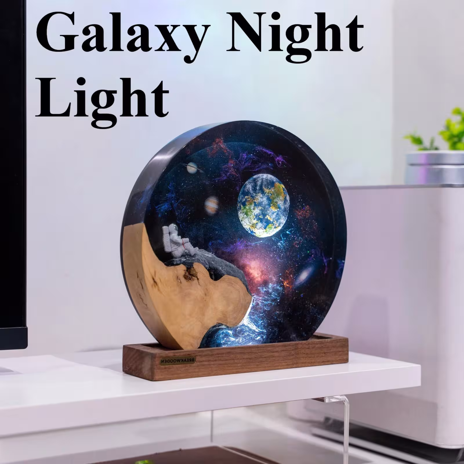 Lámpara de noche creativa de madera y resina con diseño galáctico de astronauta