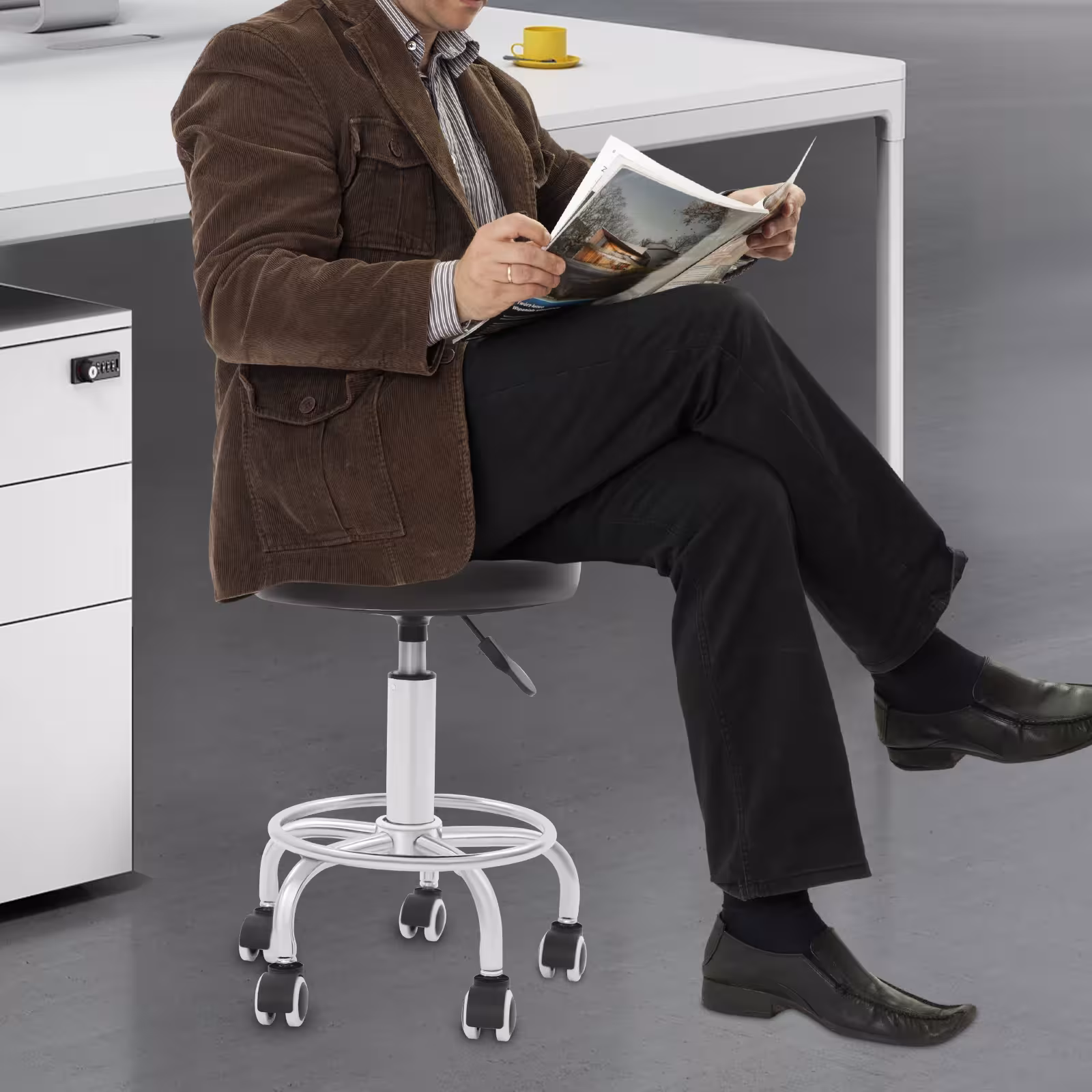 Taburete giratorio ajustable