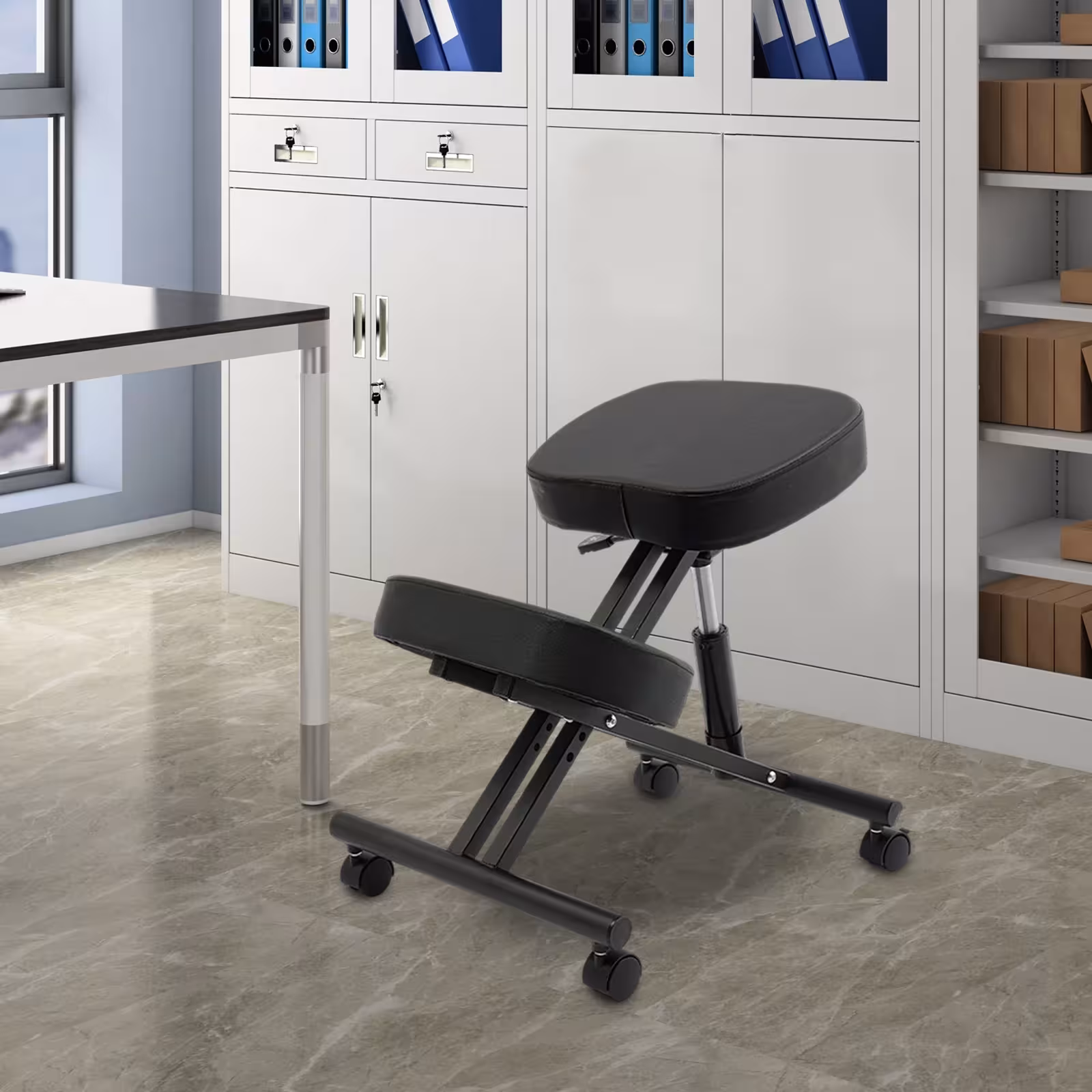 sedia ergonomica per sedersi a gambe piegate