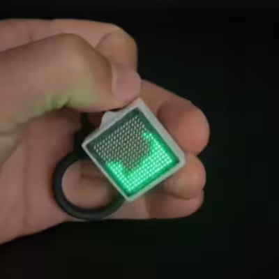 LED skysčio efekto šviečiantis pakabukas krepšiui su vandens srauto simuliacija, širdies plakimo ir LOVE užrašo režimais