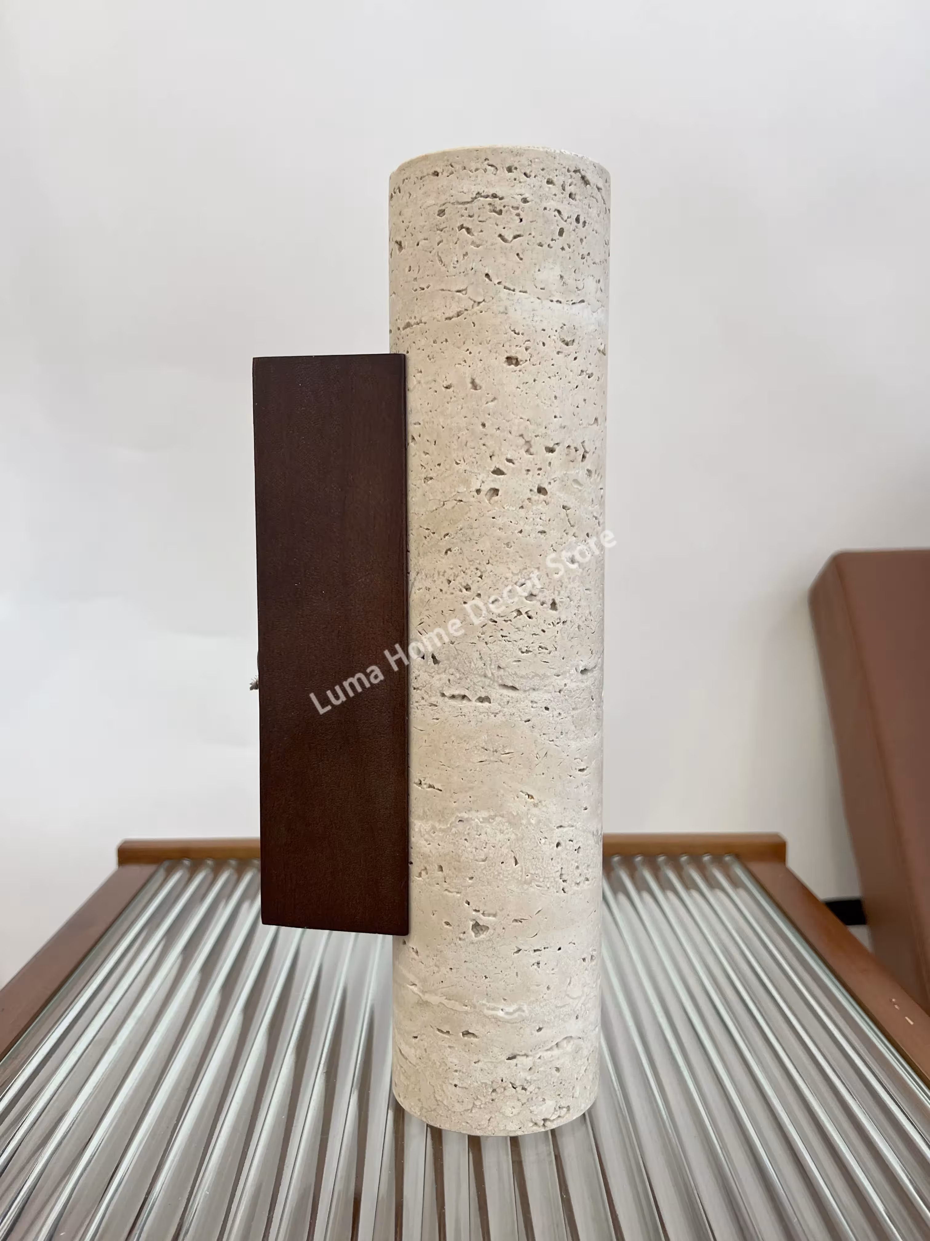 Lámpara de pared de piedra.