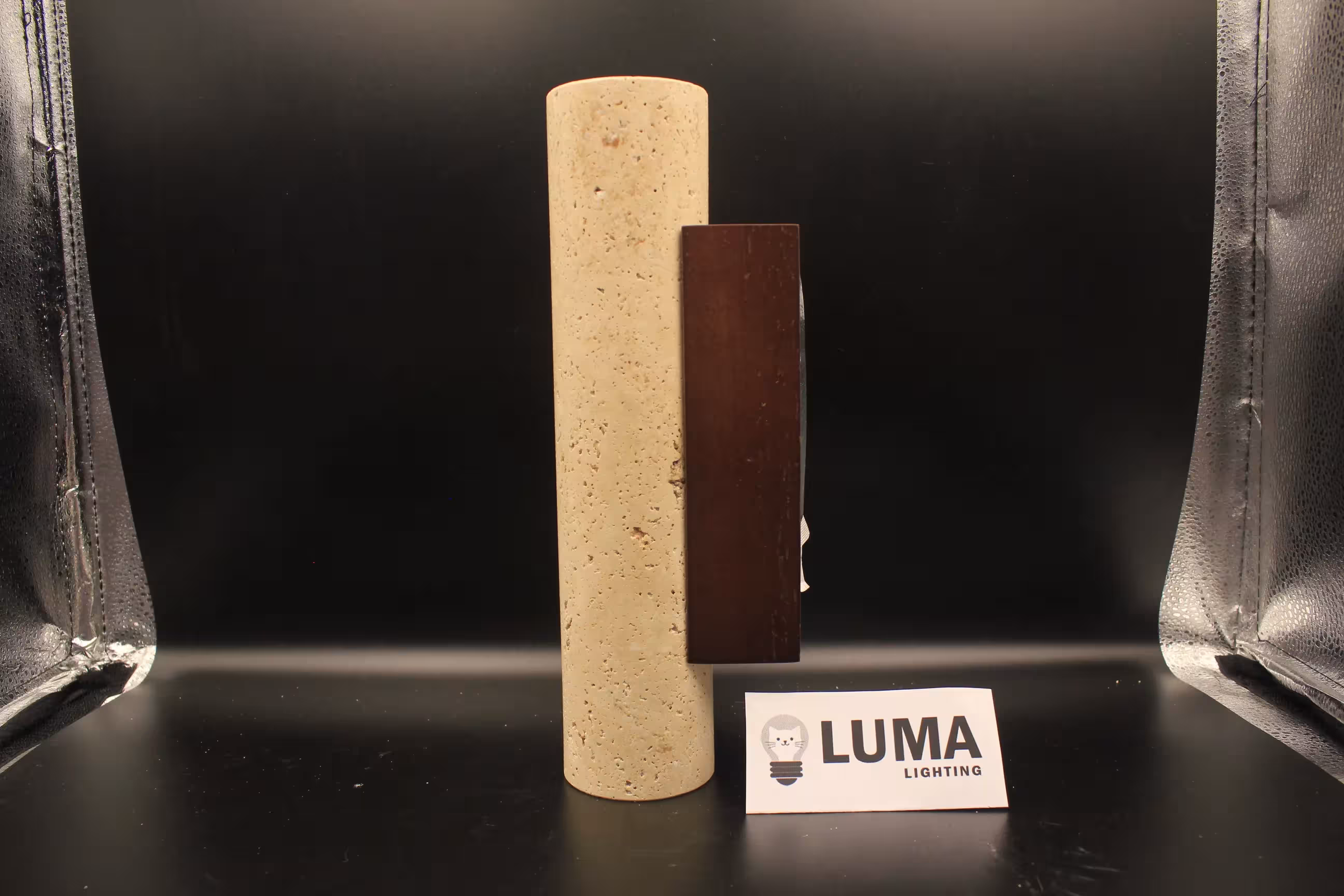 Lámpara de pared de piedra.
