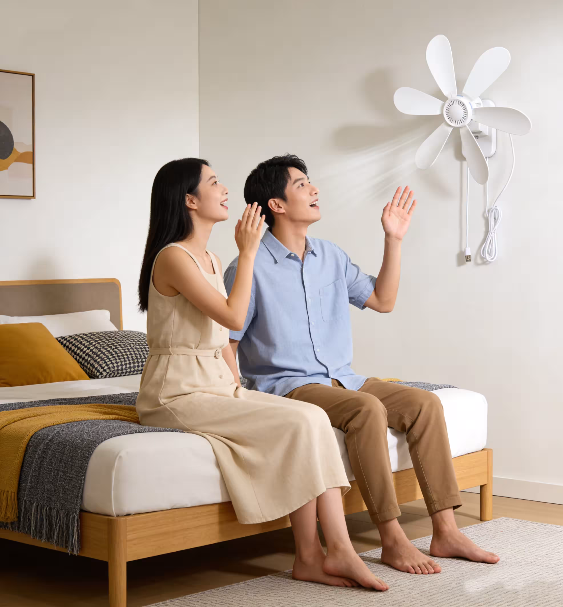 Wall-mounted USB fan