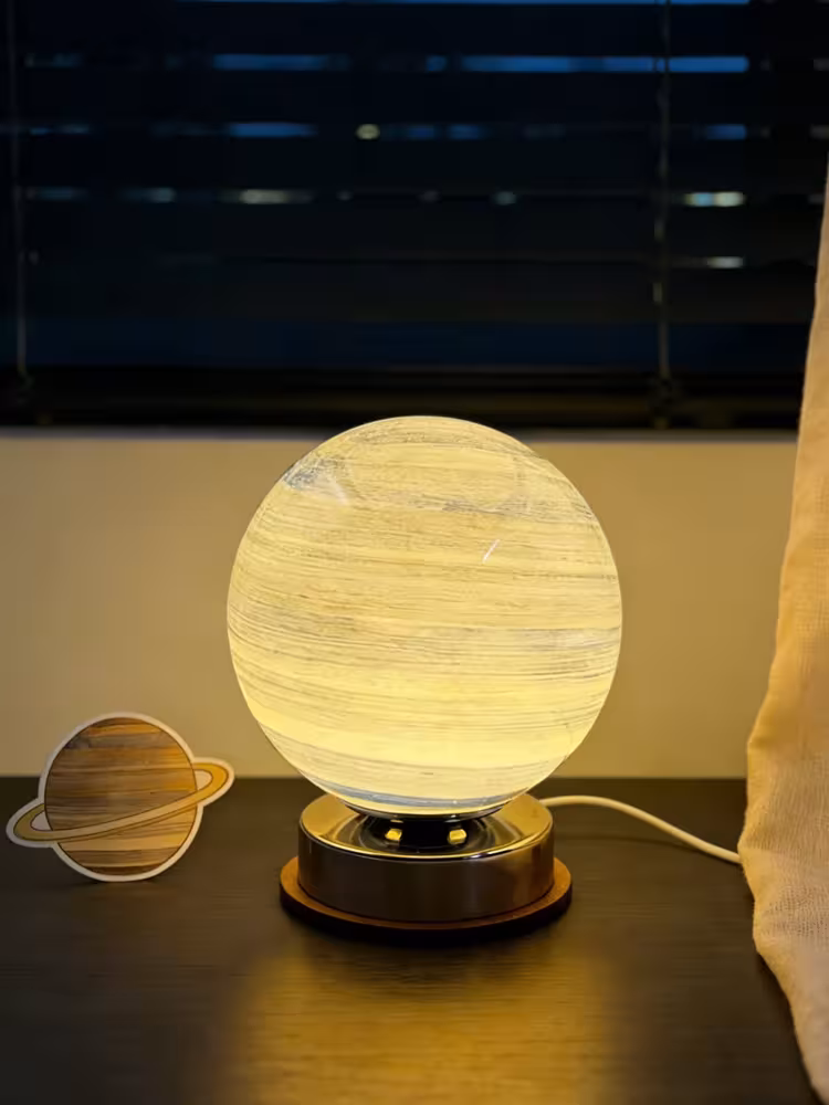lampada a forma di cielo stellato