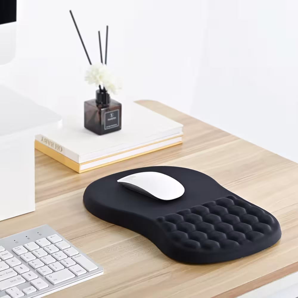 Ergonomic mouse pad