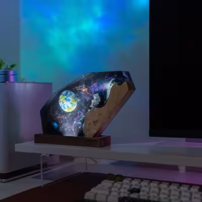 Lámpara de noche para niños TT Astronave hecha de resina epoxi y madera, decoración del hogar con temática galáctica