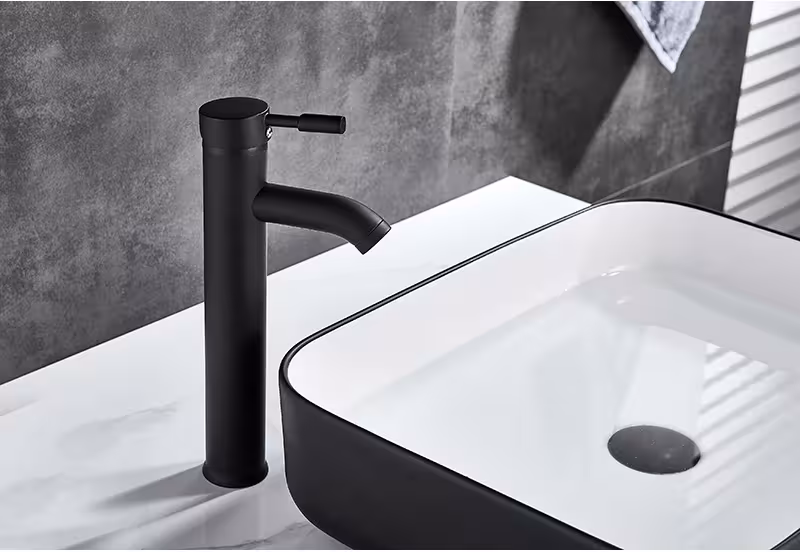 robinet de salle de bain noir mat
