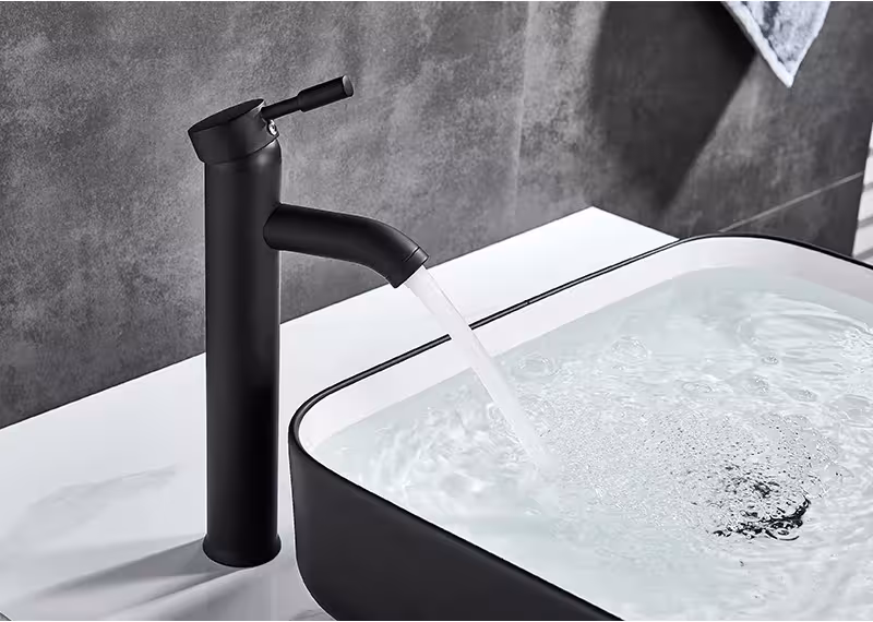 robinet de salle de bain noir mat