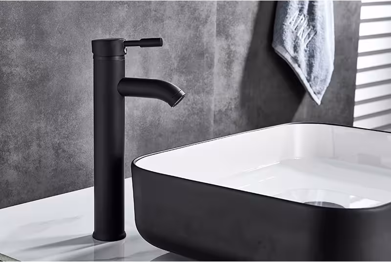 robinet de salle de bain noir mat