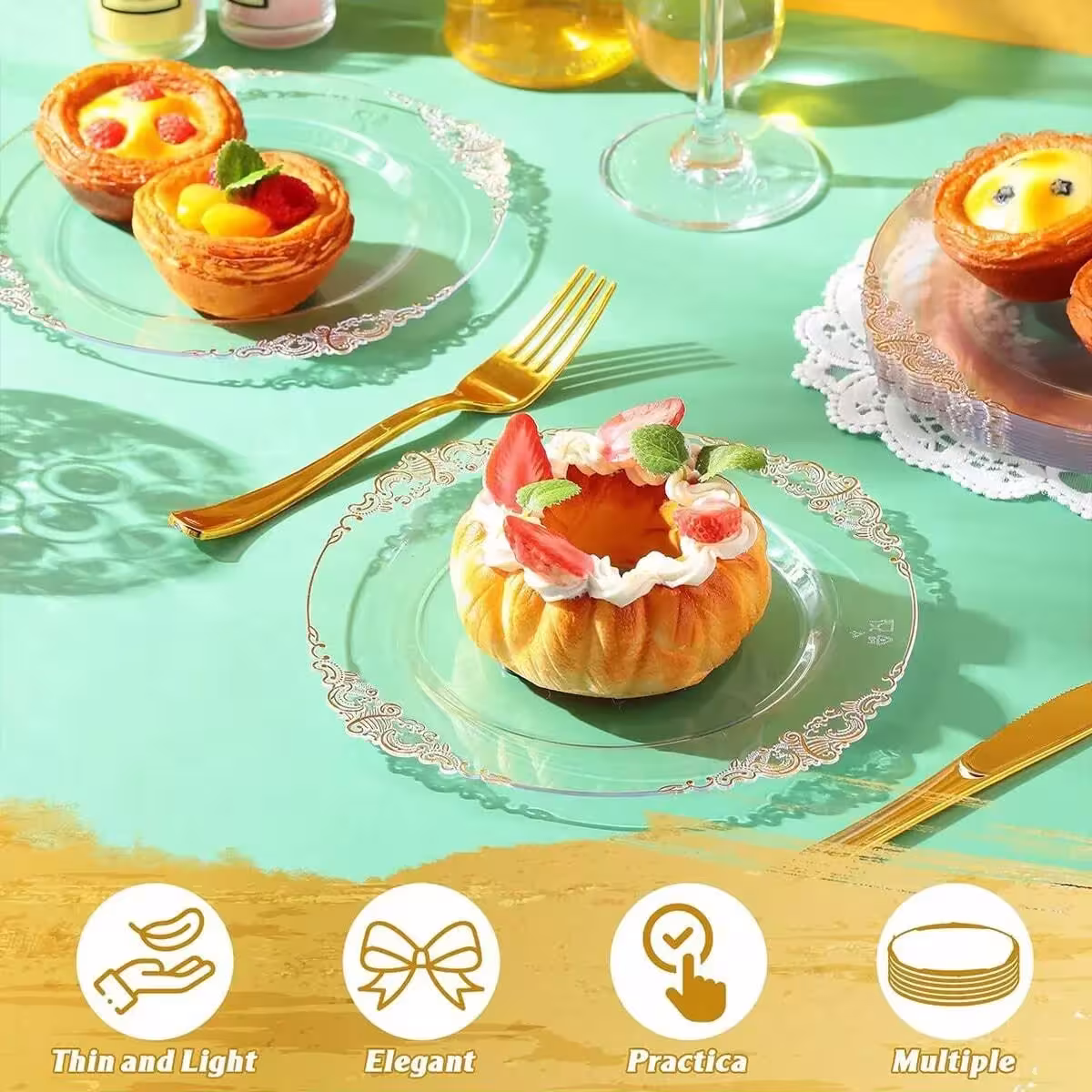 assiettes transparentes dorées