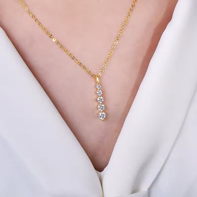 moissanite pakabukas