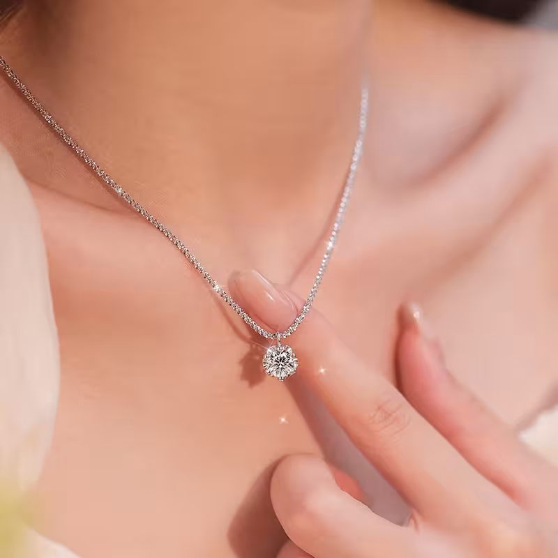 ciondolo in moissanite