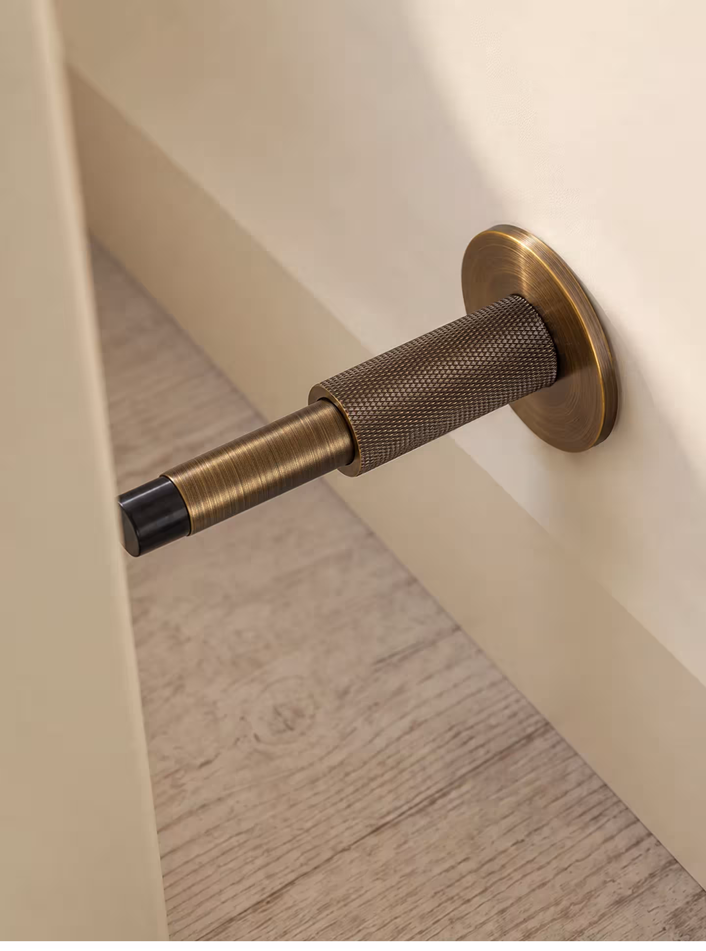 tope para puertas con ranuras