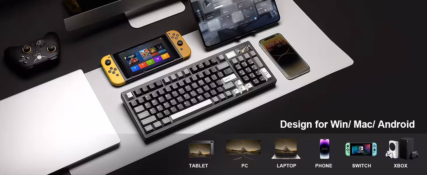 Mechanical gaming keyboard with LCD screen