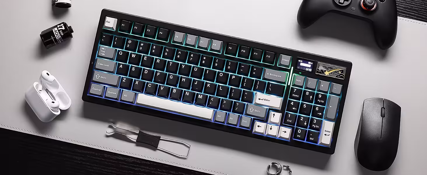 Mechanical gaming keyboard with LCD screen
