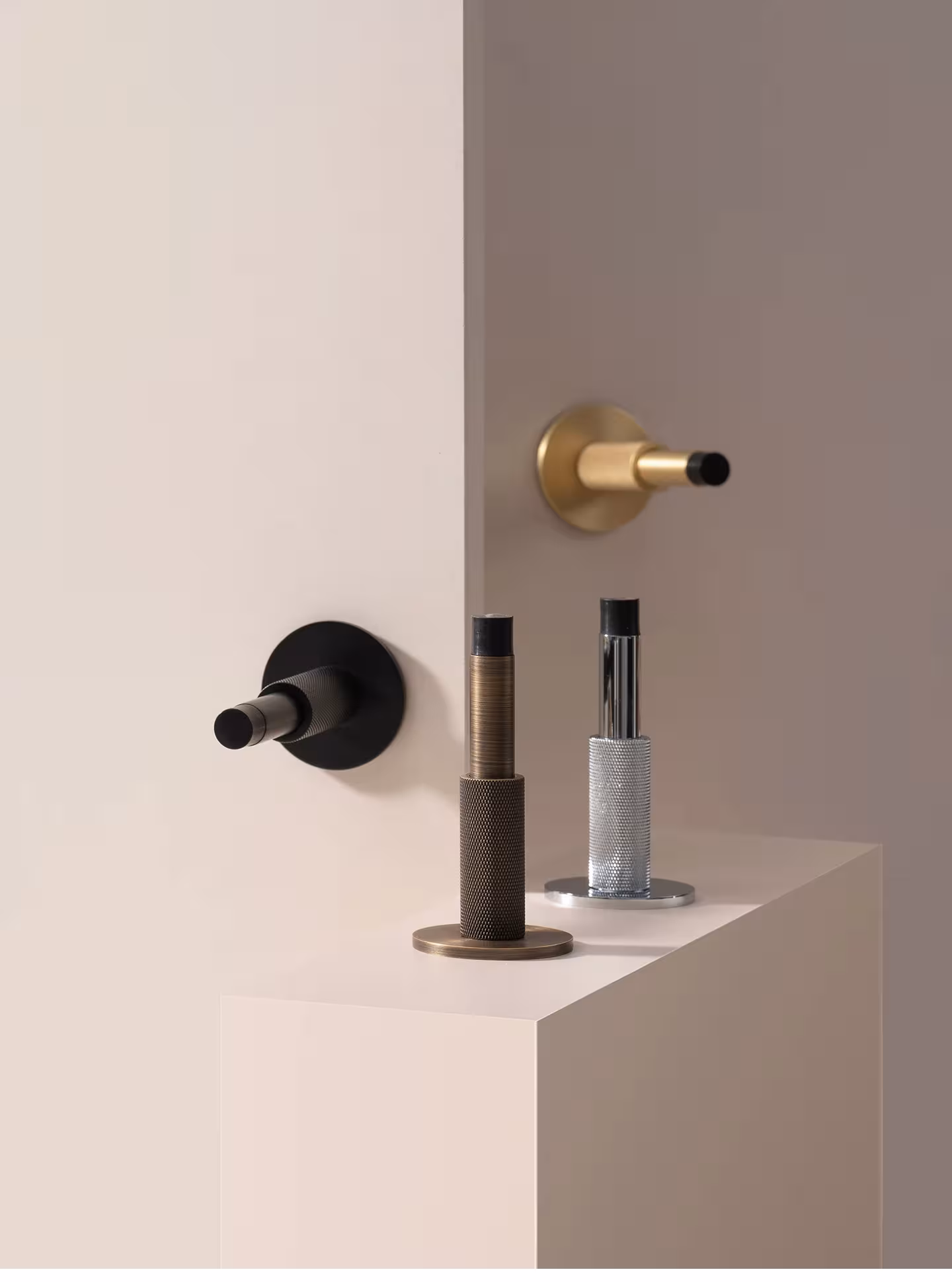 tope para puertas con ranuras