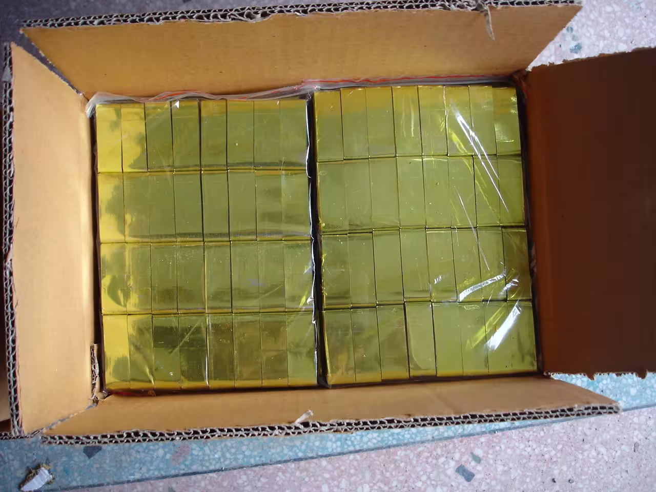 Confetti 1kg rectangular gold and silver