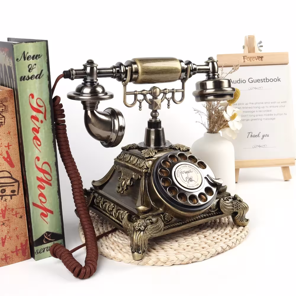 Téléphone de livre d'or vintage