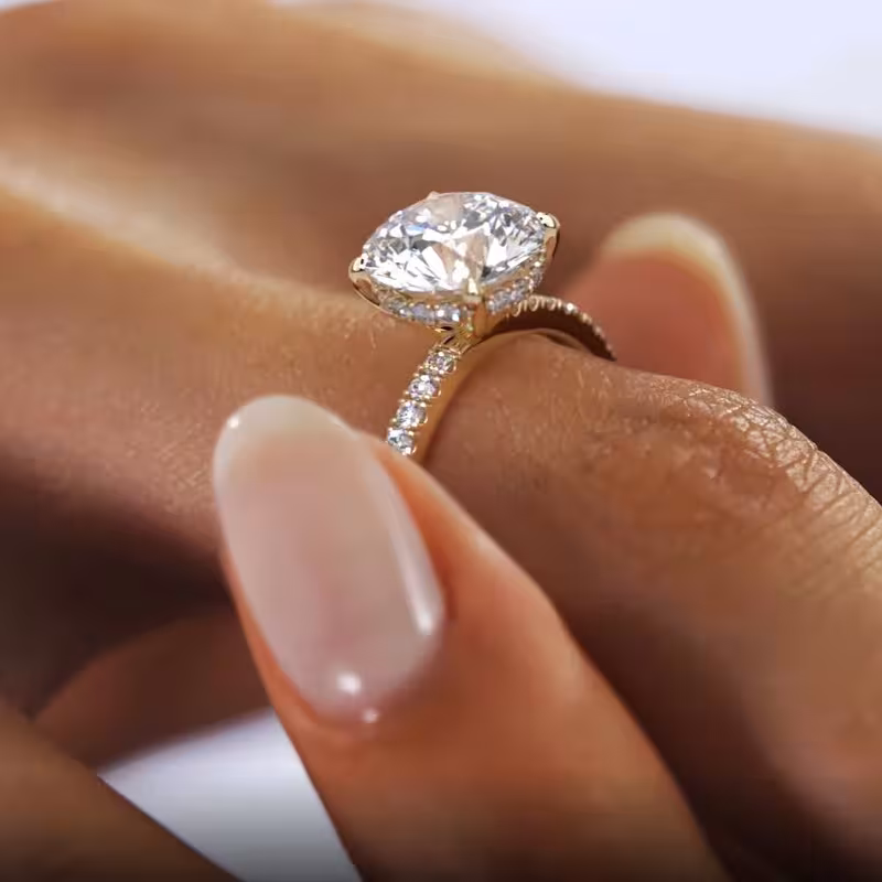 bague de fiançailles avec moissanite