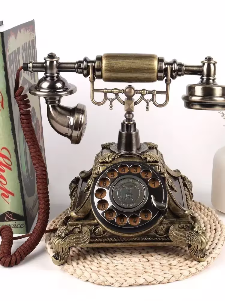 Téléphone de livre d'or vintage