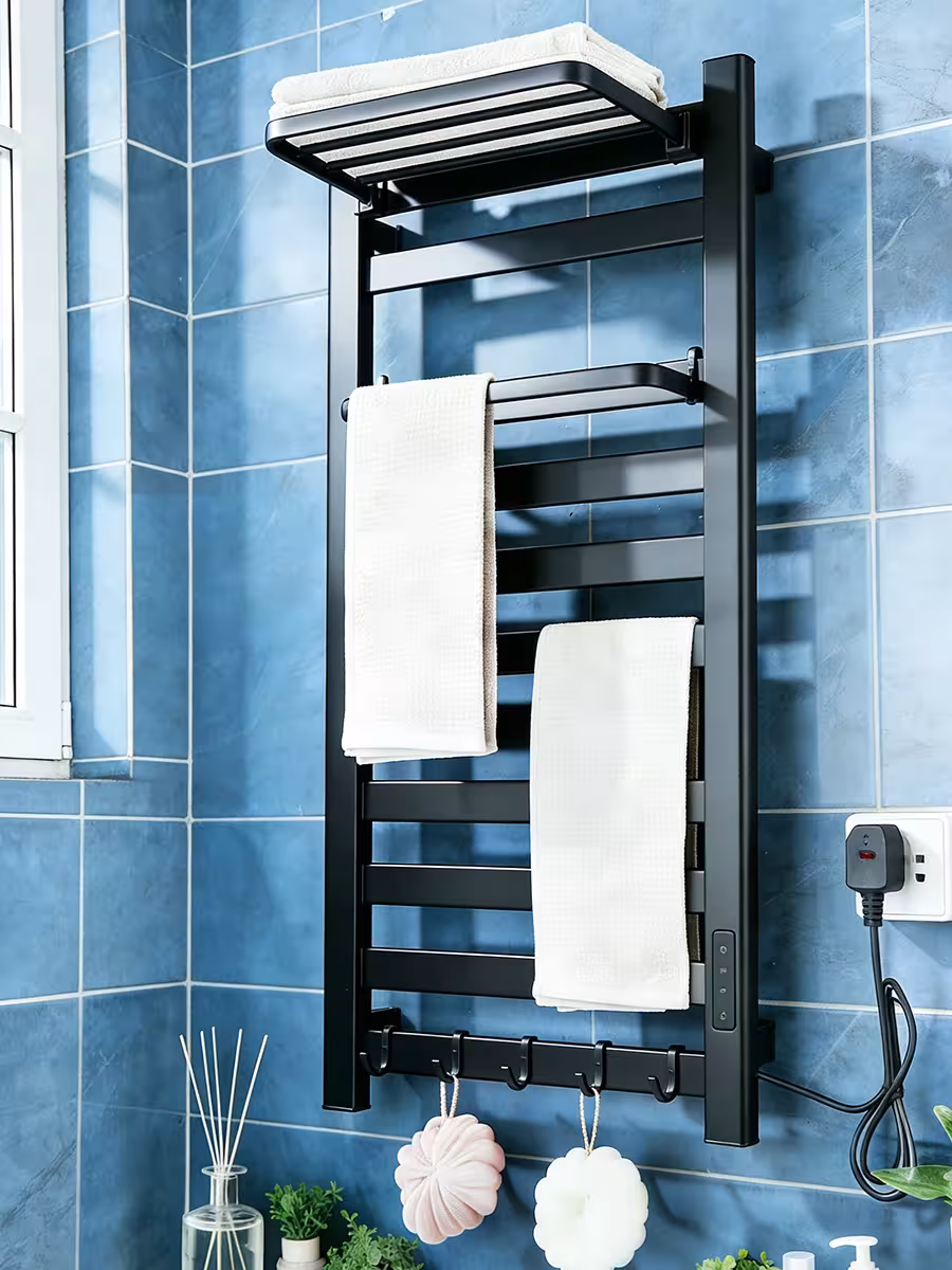 Tendedero eléctrico para toallas de baño con pantalla digital, temporizador y ganchos.
