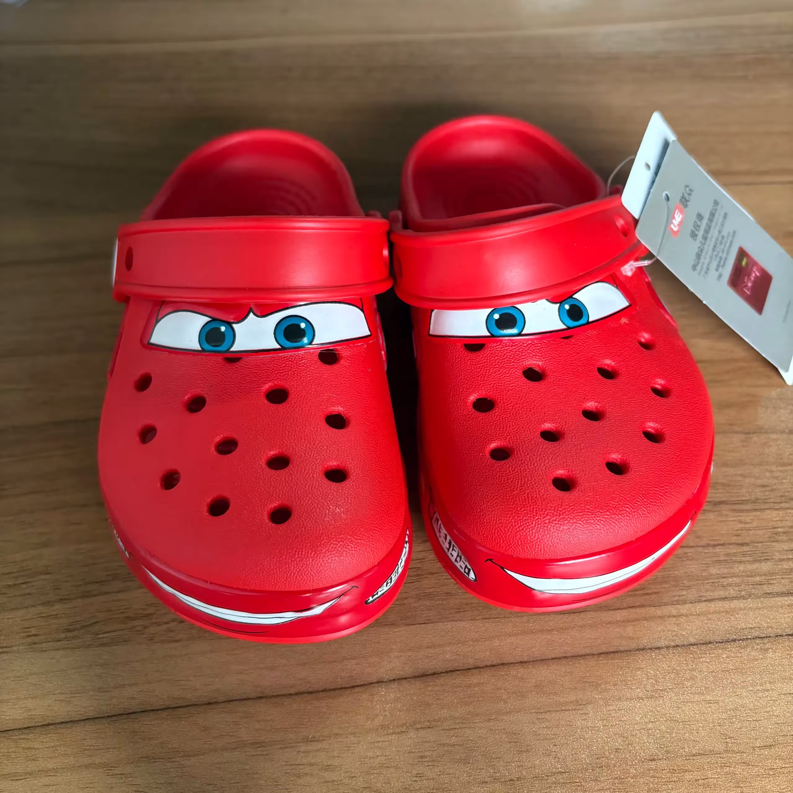 vandeniui atsparios šlepetės vaikams