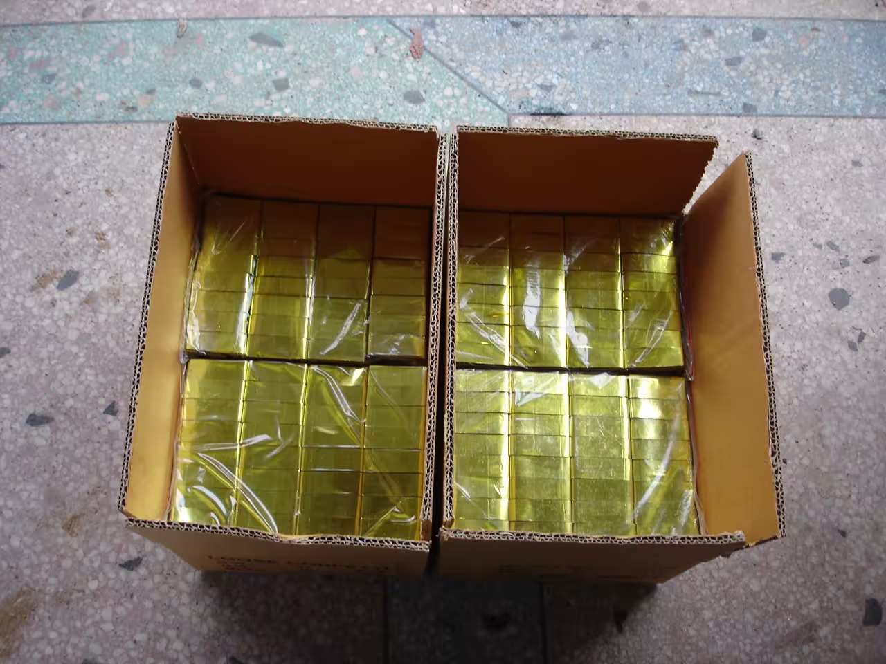 Confetti 1kg rectangular gold and silver