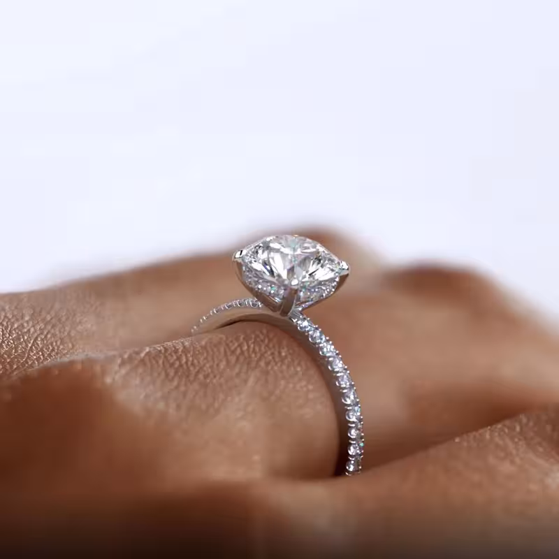 bague de fiançailles avec moissanite