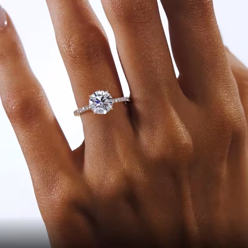 bague de fiançailles avec moissanite
