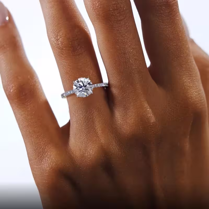 bague de fiançailles avec moissanite